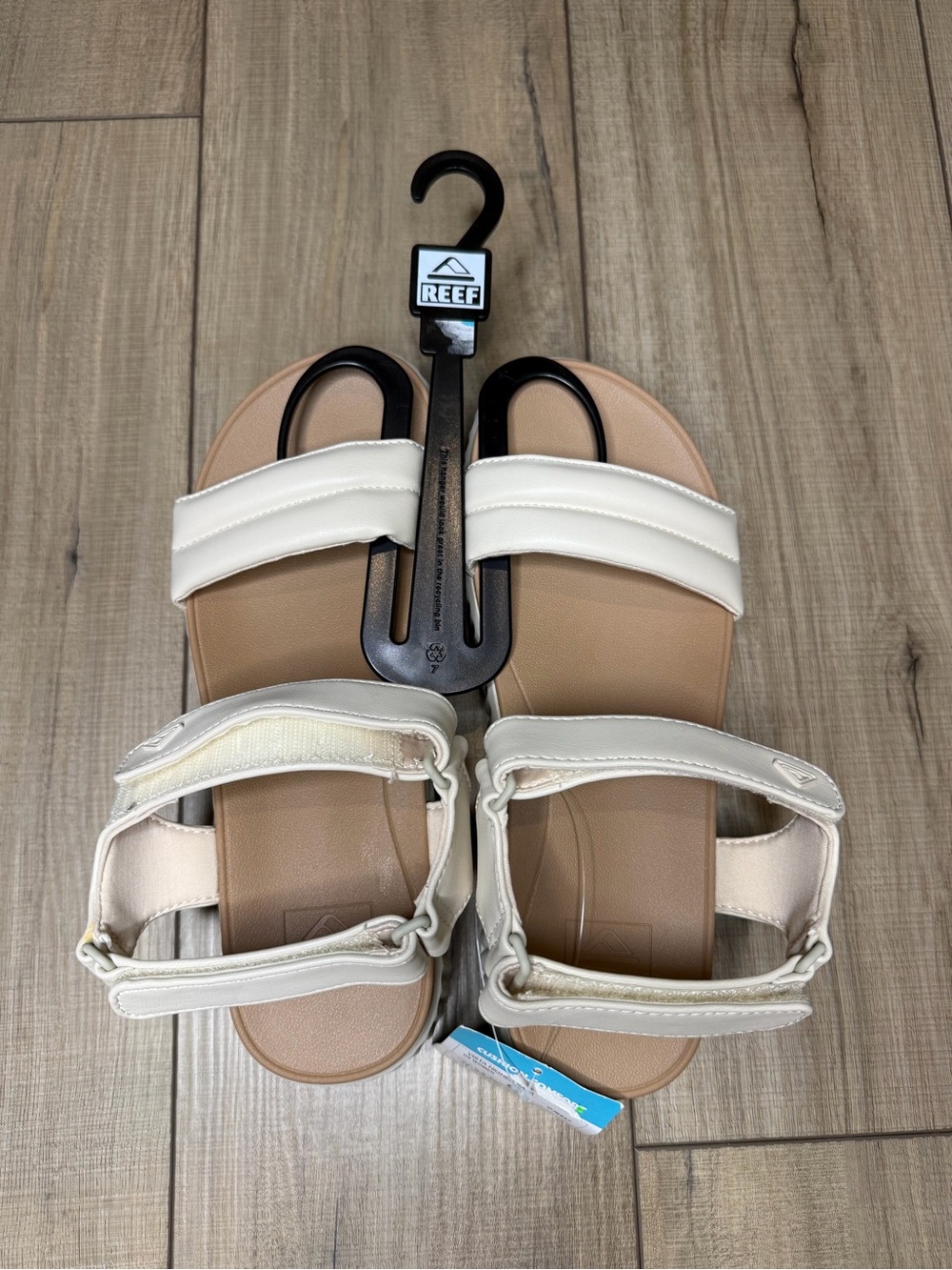 NWT REEF VISTA HIGHER PRAIA PLATFORM SANDALS SIZE 9
